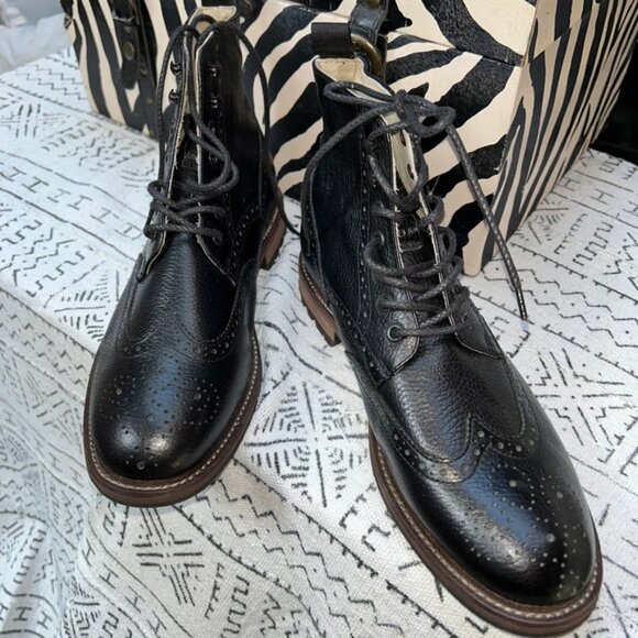 Banana Republic NEW mens wing tip combat lace up career work boots 9 1/2 - Picture 2 of 6